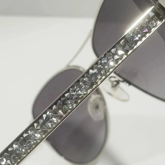 Guess by Marciano Womans GM754 Aviator Sunglasses with Case. - Picture 10 of 13